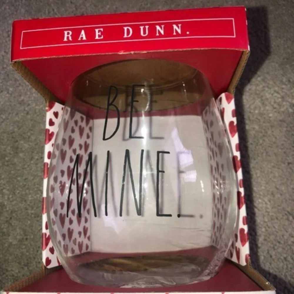 Rae Dunn 30 oz Clear Wine Glass Be Mine Valentines‎ Day NEW